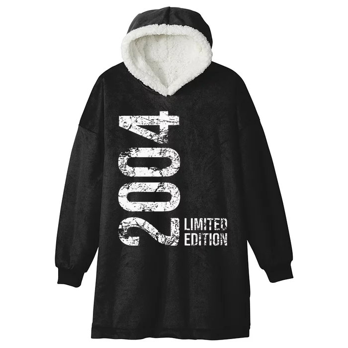 19th Birthday 19 Years Male Female Retro Vintage 2004 Gift Hooded Wearable Blanket