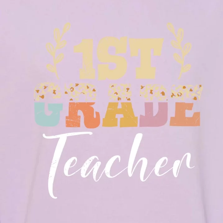 1St Grade Super Teacher Eletary School First Grade Gift Garment-Dyed Sweatshirt