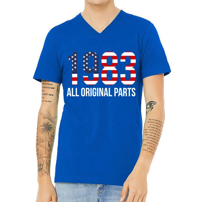 40th Birthday Design – 1983 Us America Flag Cute Gift V-Neck T-Shirt