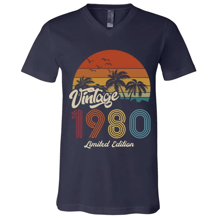 43rd Birthday Vintage Limited Edition 1980 V-Neck T-Shirt