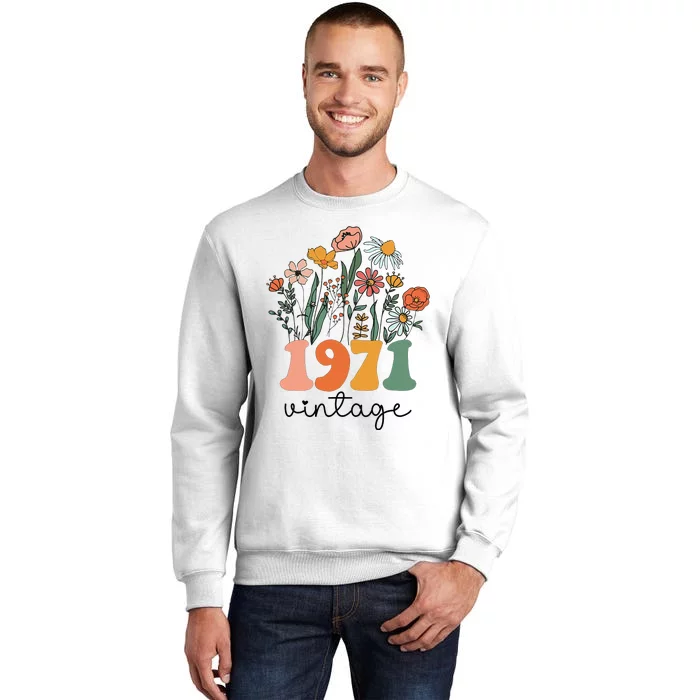 52 Years Old Vintage 1971 52nd Women Birthday Wildflower Sweatshirt