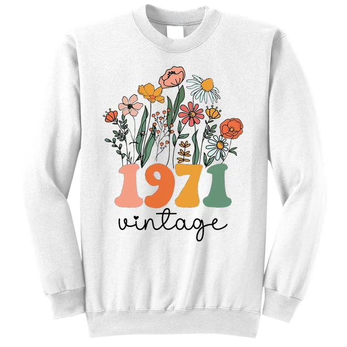 52 Years Old Vintage 1971 52nd Women Birthday Wildflower Sweatshirt