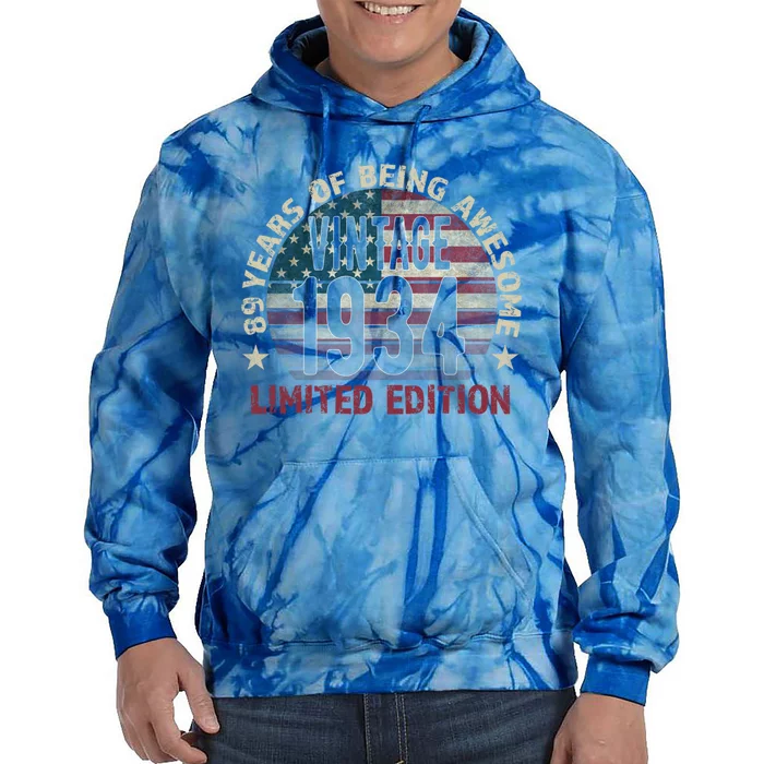 89th Birthday Gift Vintage 1934 89 Years Old Usa Flag Cool Gift Tie Dye Hoodie