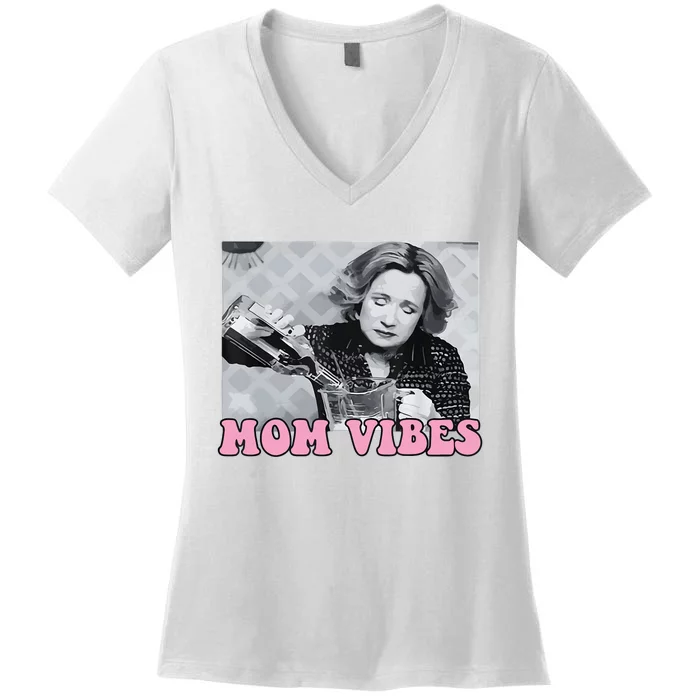 90’S Mom Vibes Vintage Retro Funny Mom Life Mother Day Women's V-Neck T-Shirt