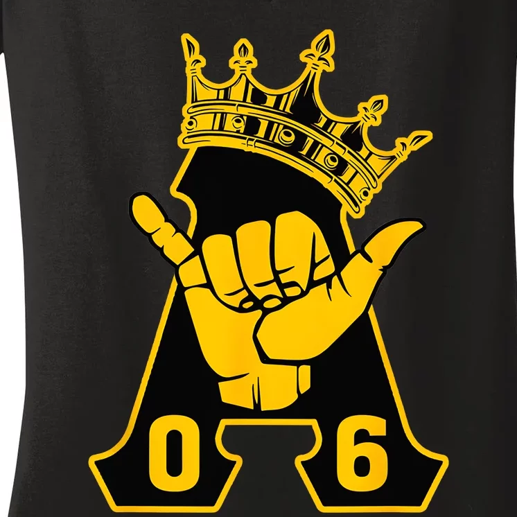 Alpha African 1906 Fraternity Hand Sign Crown Women's V-Neck T-Shirt