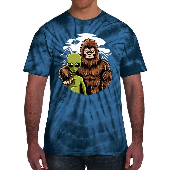 Alien And Bigfoot UFO Abduction Believer Tie-Dye T-Shirt