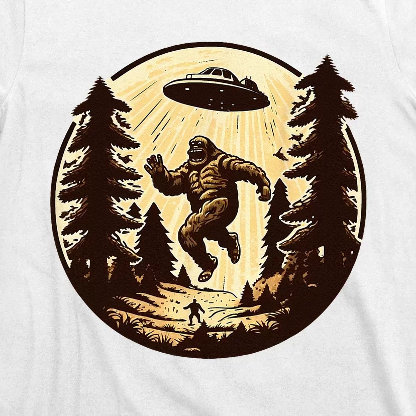 Alien And Bigfoot UFO Bigfoot Alien T-Shirt