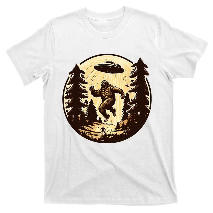 Alien And Bigfoot UFO Bigfoot Alien T-Shirt