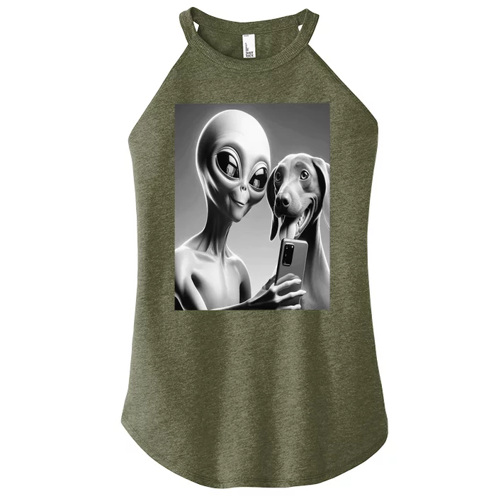 Alien And Dog Selfie Together Women’s Perfect Tri Rocker Tank