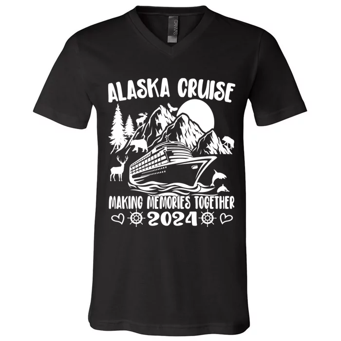 Alaskan Animals Gift Family Cruise 2024 V-Neck T-Shirt