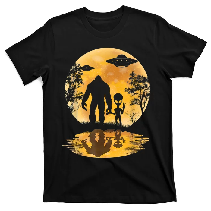 Alien Bigfoot Moon Sasquatch UFO Extraterrestrial Men Women T-Shirt