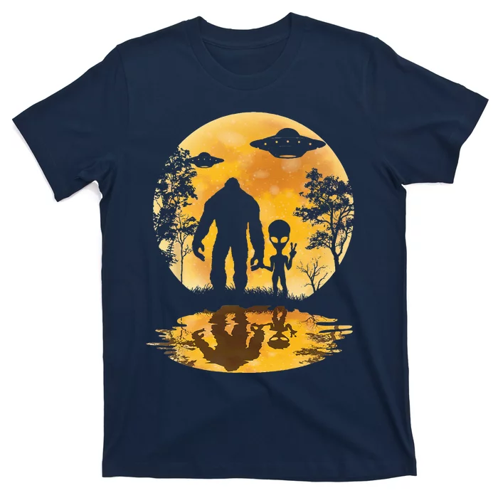 Alien Bigfoot Moon Sasquatch UFO Extraterrestria T-Shirt