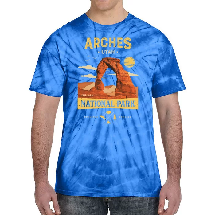 Arches Gift National Park Delicate Arch Vintage Gift Tie-Dye T-Shirt