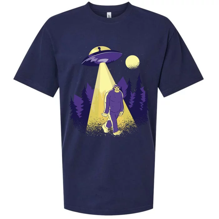 Aliens Kidnapping Bigfoot Sueded Cloud Jersey T-Shirt