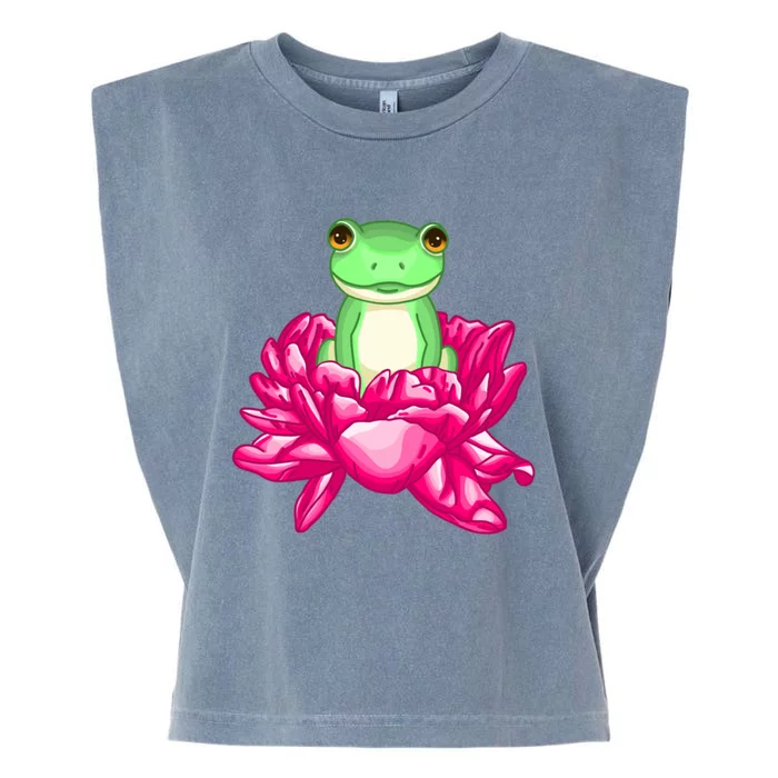 A Little Cute Frog In A Flower Garment-Dyed Women's Muscle Tee