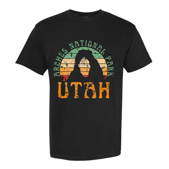 Arches National Park Utah Desert Arch Retro Sunset Vintage Garment-Dyed Heavyweight T-Shirt