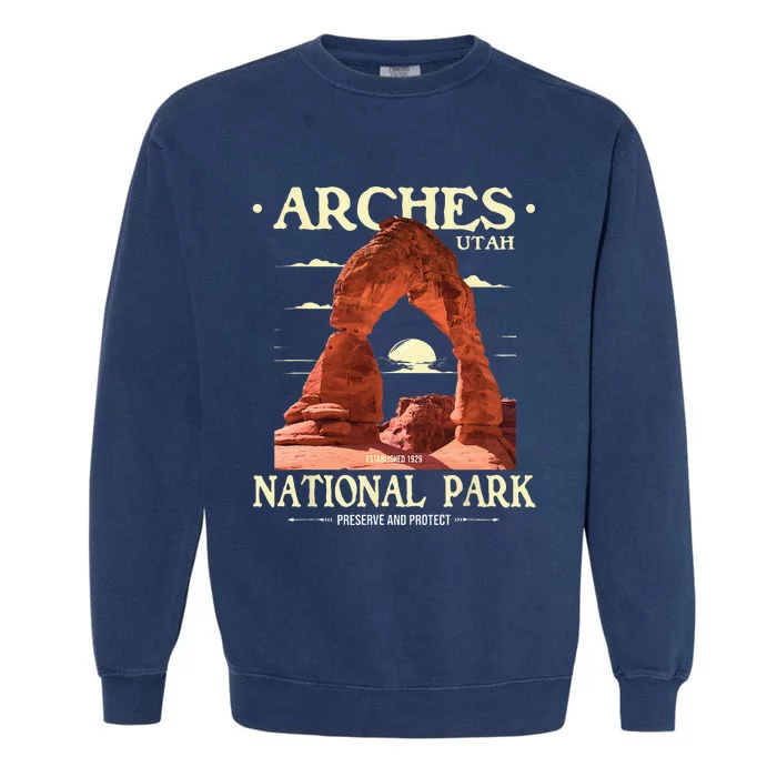 Arches National Park Retro Hiking & Camping Lover Garment-Dyed Sweatshirt