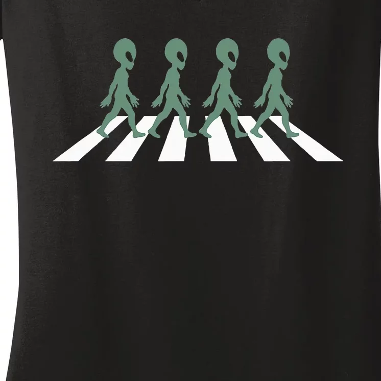 Alien Silhouette Road I Aliens Ufo Area 51 Roswell Women's V-Neck T-Shirt