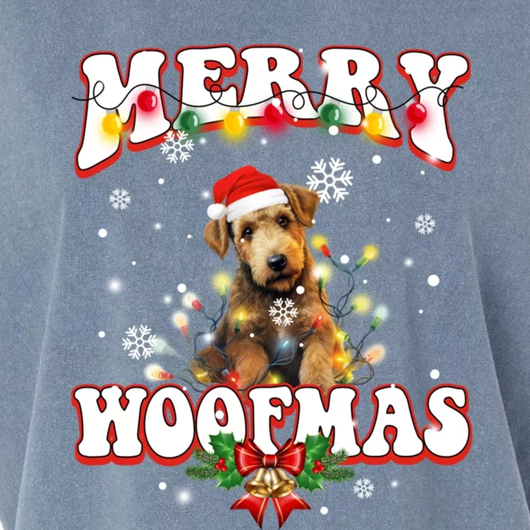 Airedale Terrier Dog Santa Hat Merry Woofmas Christmas Cool Gift Garment-Dyed Women's Muscle Tee