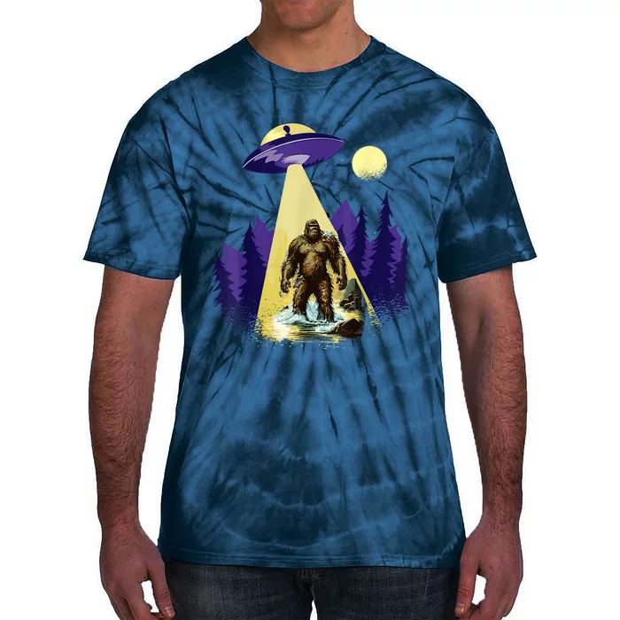 Alien UFO Bigfoot Sasquatch Hunter In National Park Tie-Dye T-Shirt