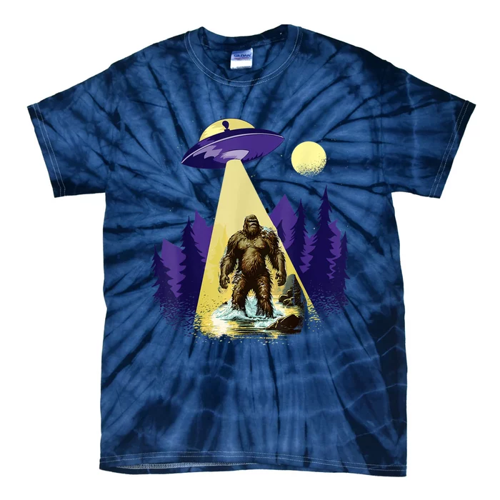 Alien UFO Bigfoot Sasquatch Hunter In National Park Tie-Dye T-Shirt