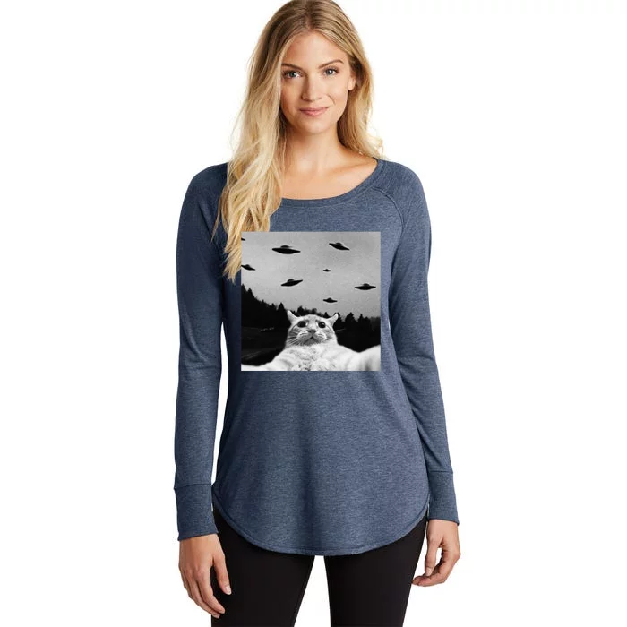 Alien UFO Funny Cat Selfie Women's Perfect Tri Tunic Long Sleeve Shirt