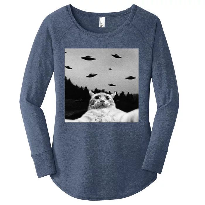 Alien UFO Funny Cat Selfie Women's Perfect Tri Tunic Long Sleeve Shirt