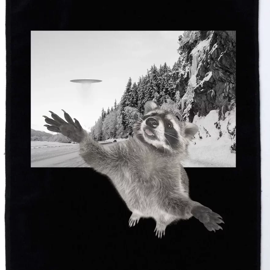 Alien UFO Funny Raccoon Reaching, Funny Raccoon Alien Platinum Collection Golf Towel