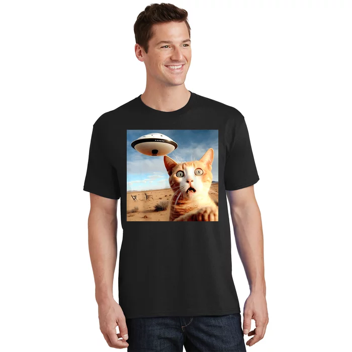 Alien UFO Funny Cat Selfie T-Shirt