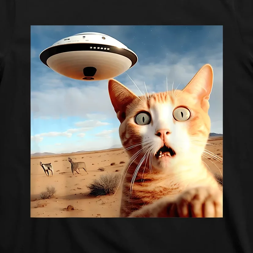 Alien UFO Funny Cat Selfie T-Shirt