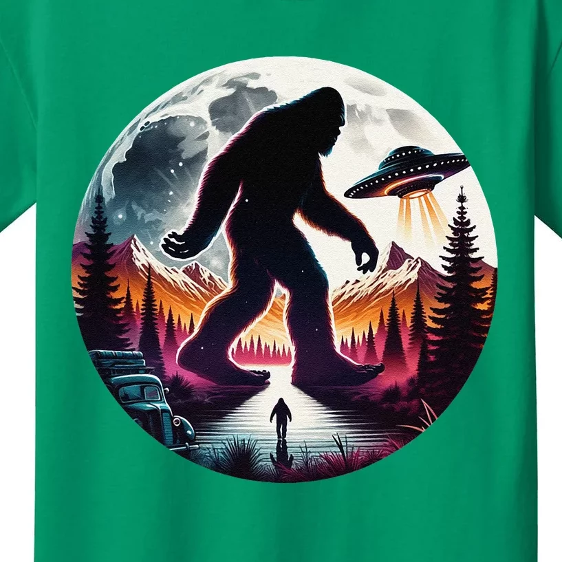 Bigfoot Alien Ufo Encounter Kids T-Shirt