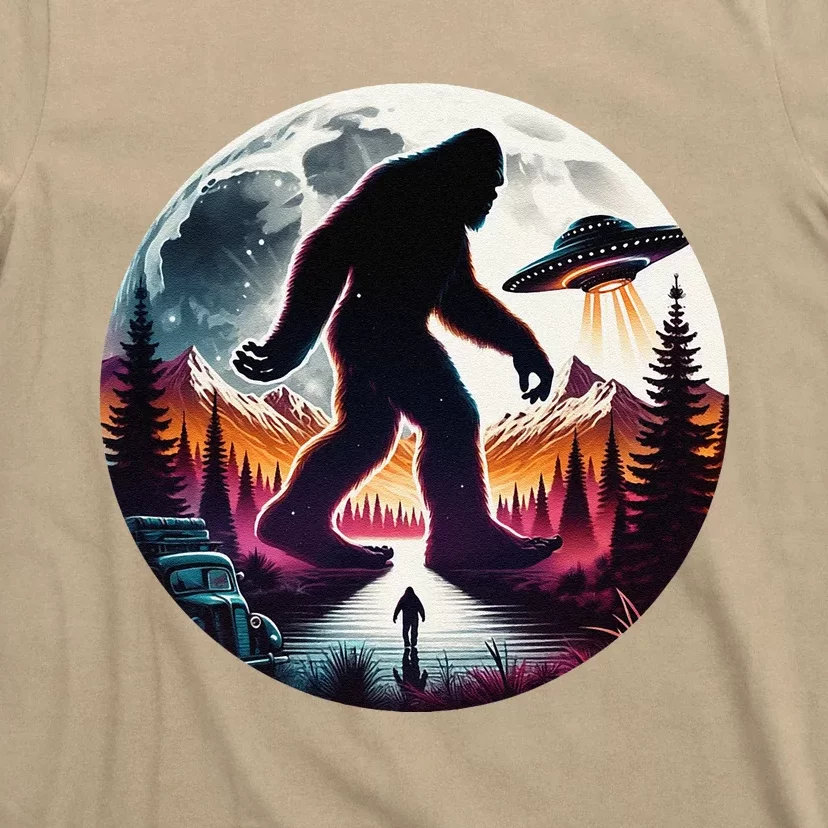 Bigfoot Alien Ufo Encounter T-Shirt