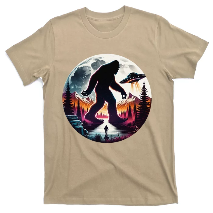 Bigfoot Alien Ufo Encounter T-Shirt