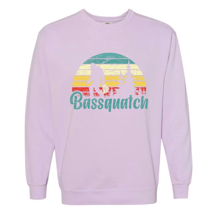 Bassquatch Bigfoot Believer Bass Fishing Yeti Sasquatch Garment-Dyed Sweatshirt