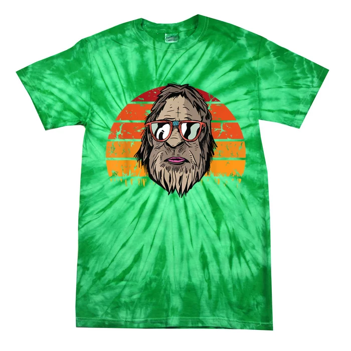 Bigfoot Dad Fathers Day Retro Vintage Sasquatch Yeti Papa Tie-Dye T-Shirt