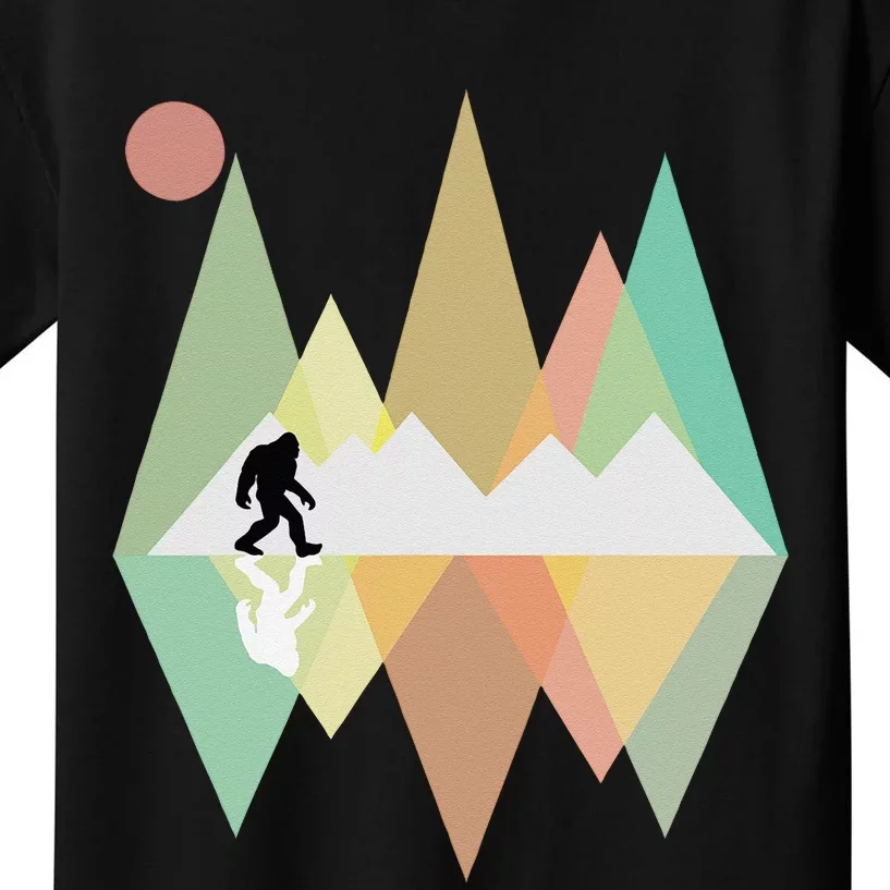 Bigfoot Design Retro Mountain Bigfoot Sasquatch Yeti Kids T-Shirt