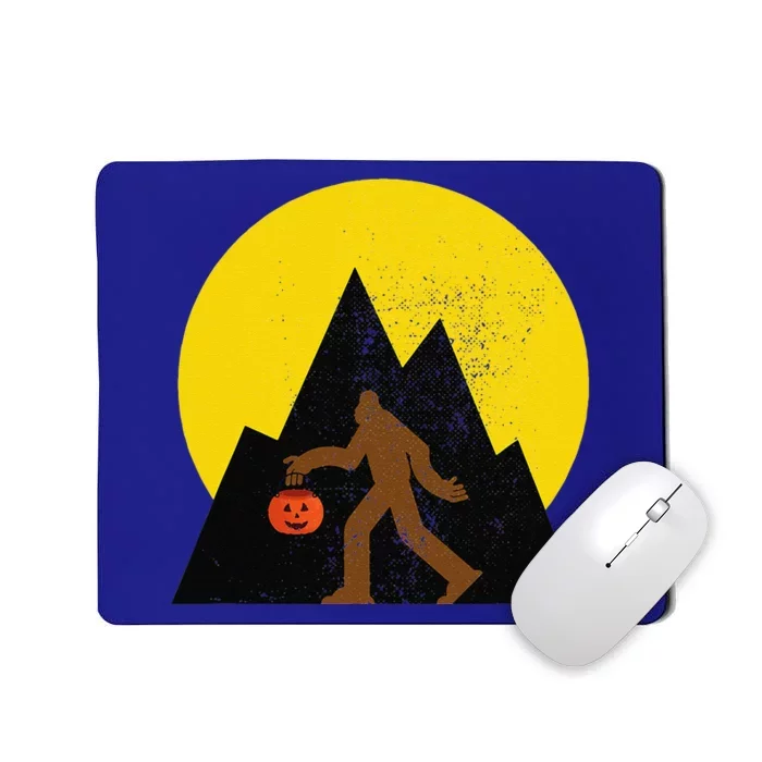 Bigfoot Gift Halloween Yeti Sasquatch Pumpkin Face Design Mousepad