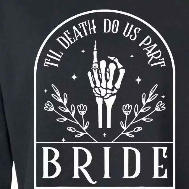 Bride Groom Skeleton Gothic Halloween Engagement Wedding Cropped Pullover Crew