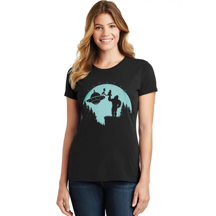 Bigfoot Holding A Cat Funny Alien Riding Ufo Sasquatch Cat Women's T-Shirt