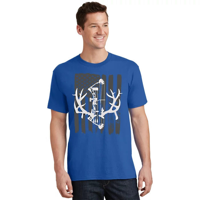 Bow Hunting Cool Gift: American Flag Archery Cool Gift For Hunters T-Shirt