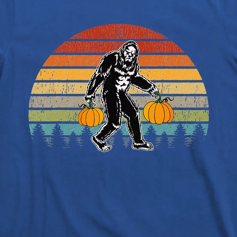 Bigfoot Halloween Gift T-Shirt