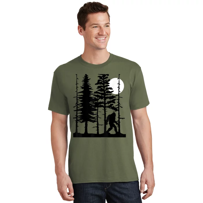 Bigfoot Hiding In Forest For Sasquatch Believers T-Shirt