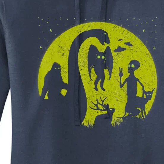 Bigfoot Loch Ness Monster And Mothman Ufos Chupacabra Alien Women's Pullover Hoodie