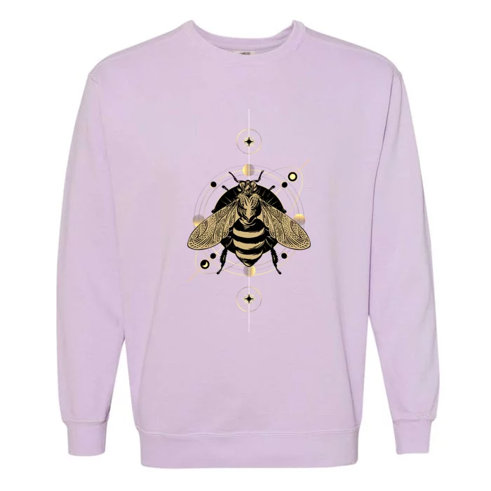 Beekeeper Meaningful Gift Honeycomb Honey Bee Compass Beekeeping Great Gift Garment-Dyed Sweatshirt