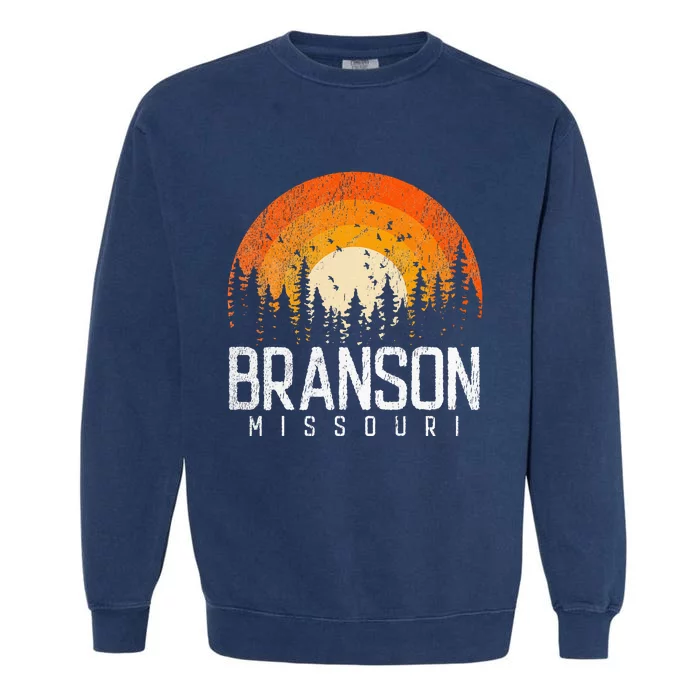 Branson Missouri Mo Retro Vintage 70s 80s 90s Garment-Dyed Sweatshirt