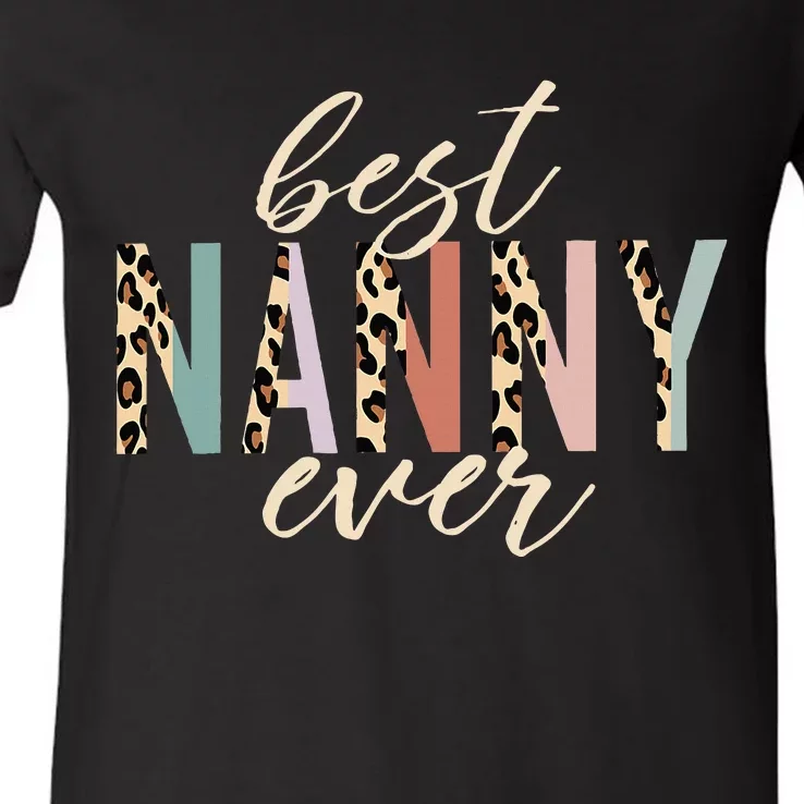 Best Nanny Ever Gifts Leopard Print Mothers Day V-Neck T-Shirt