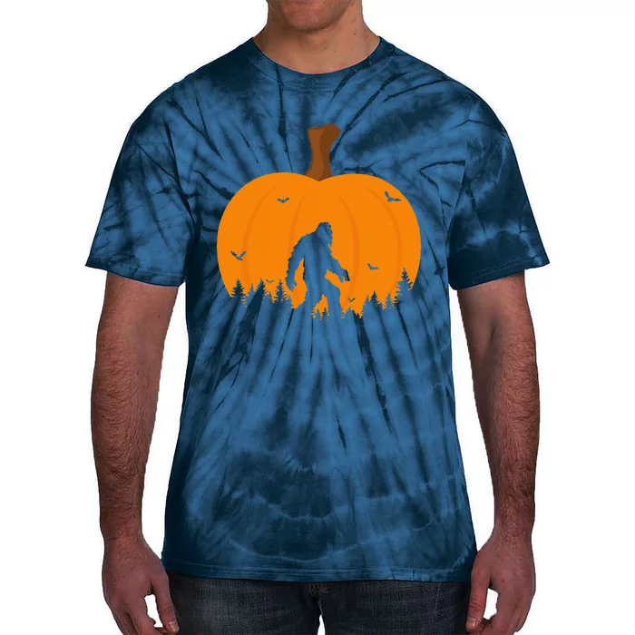 Bigfoot Or Sasquatch & Bats Halloween Pumpkin Spooky Sunset Tie-Dye T-Shirt