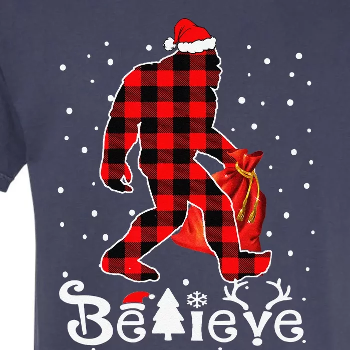 Buffalo Plaid Believe Bigfoot Santa Hat Christmas Funny Funny Garment-Dyed Heavyweight T-Shirt