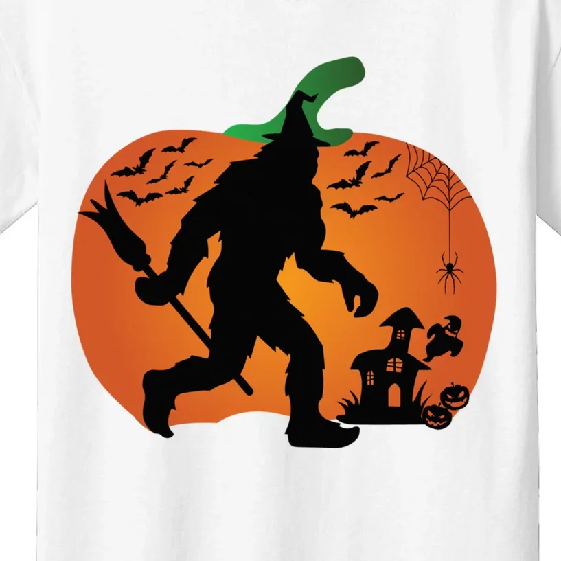 Bigfoot Sasquatch Halloween Lover Witch Giant Pumpkin Halloween Haunted House Kids T-Shirt