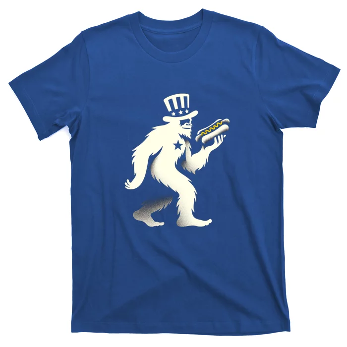 Bigfoot Sasquatch Holding Hotdog 4th Of July Gift T-Shirt